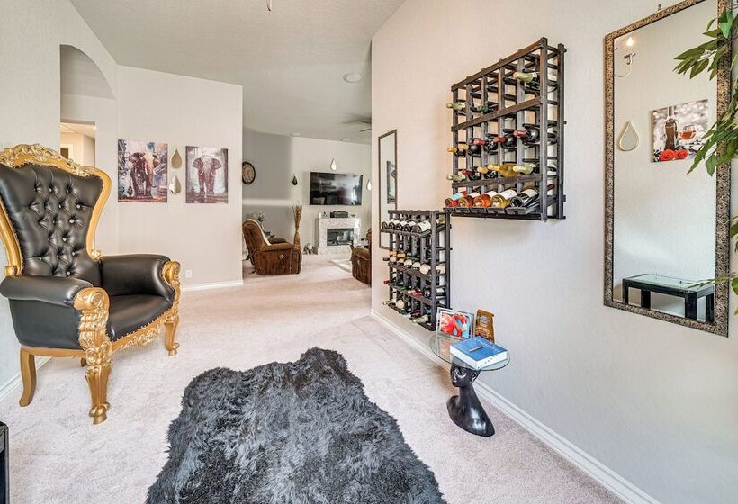 19 Mi To San Antonio River Walk: Home W/ Grill!