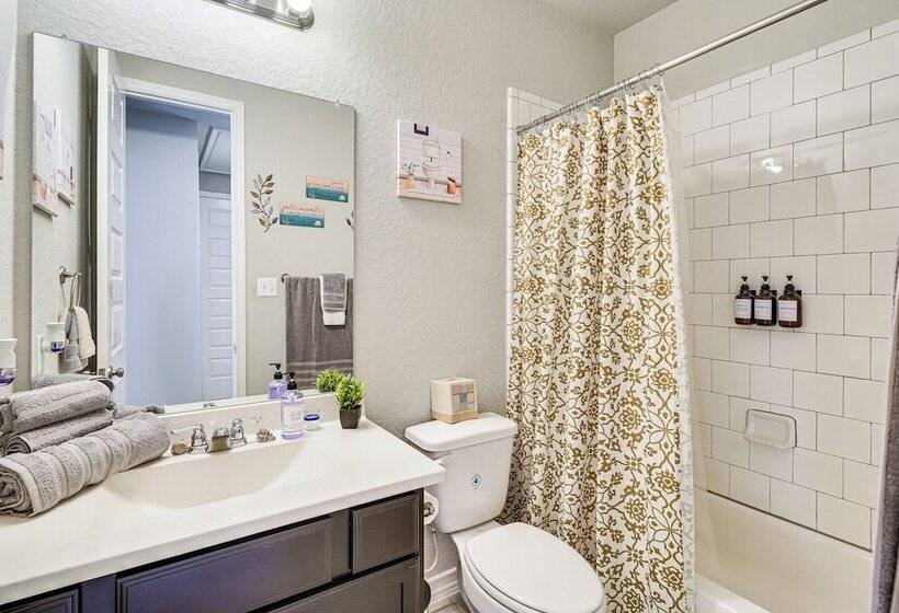 19 Mi To San Antonio River Walk: Home W/ Grill!