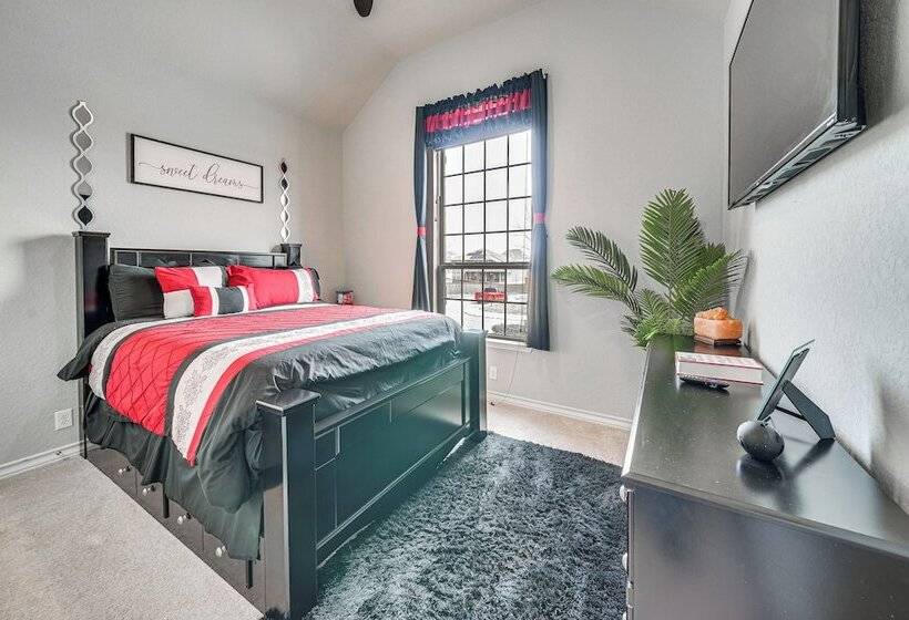 19 Mi To San Antonio River Walk: Home W/ Grill!