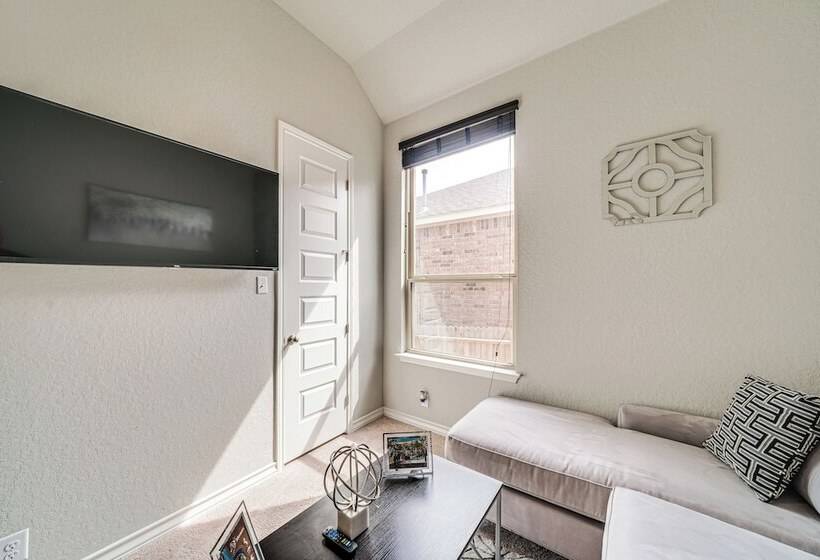 19 Mi To San Antonio River Walk: Home W/ Grill!