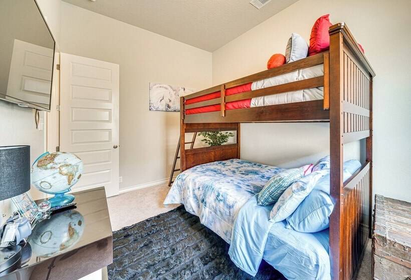 19 Mi To San Antonio River Walk: Home W/ Grill!