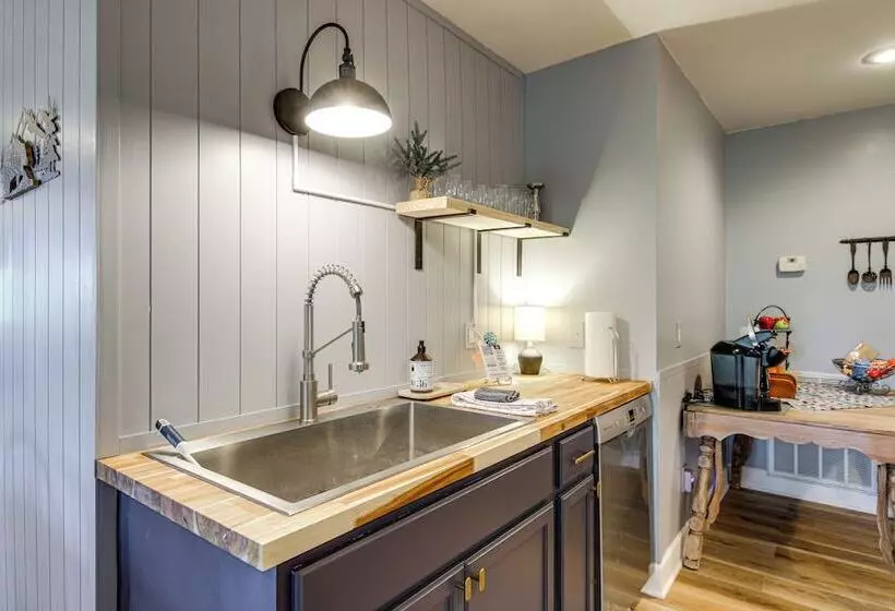 Sevierville Home W/ Mountain & Countryside Views