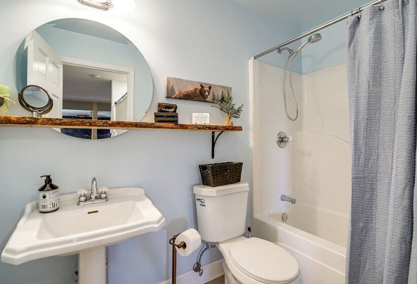 Sevierville Home W/ Mountain & Countryside Views