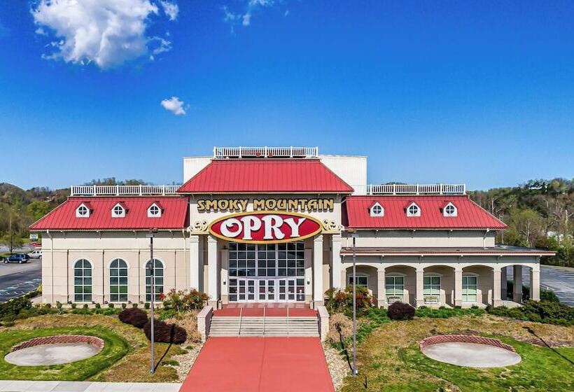 Smoky Horizon By Avantstay Views + Game Room, Hot Tub & Movie Theater!