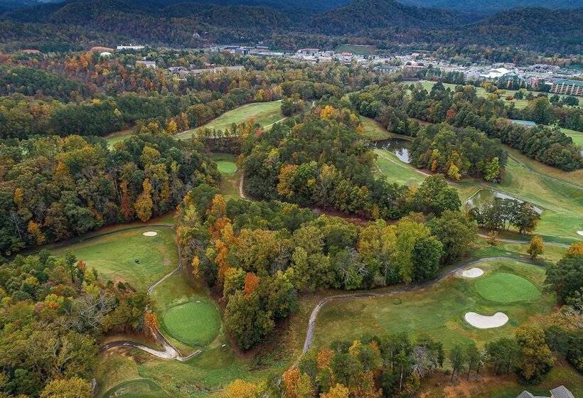 Smoky Horizon By Avantstay Views + Game Room, Hot Tub & Movie Theater!