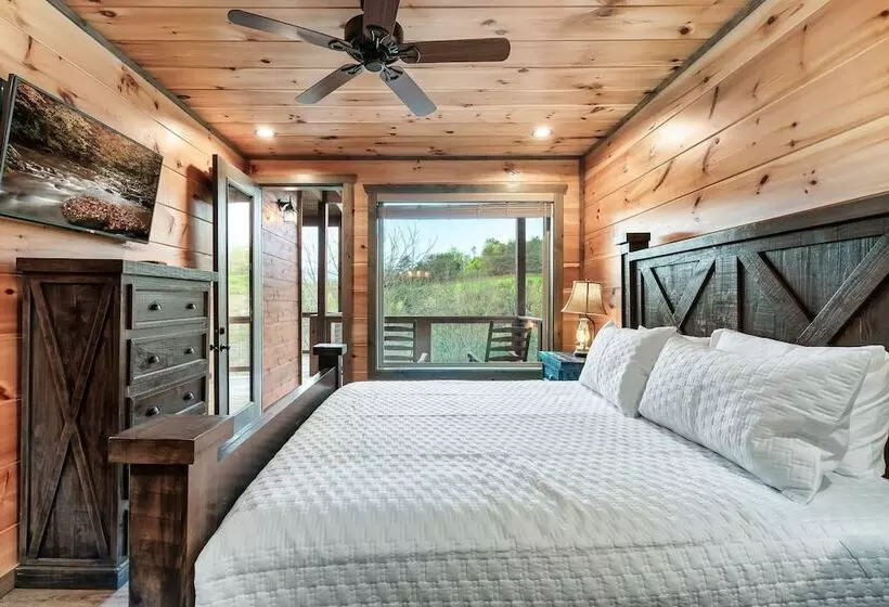 Smoky Horizon By Avantstay Views + Game Room, Hot Tub & Movie Theater!