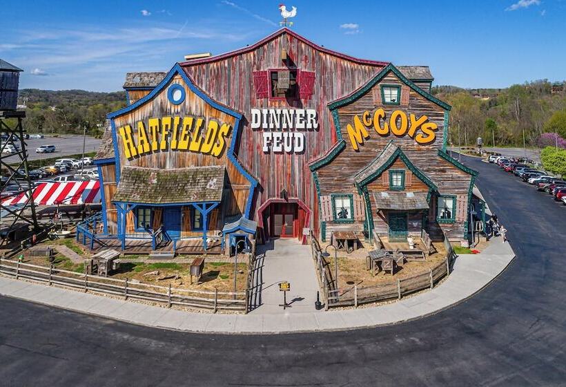 Smoky Horizon By Avantstay Views + Game Room, Hot Tub & Movie Theater!