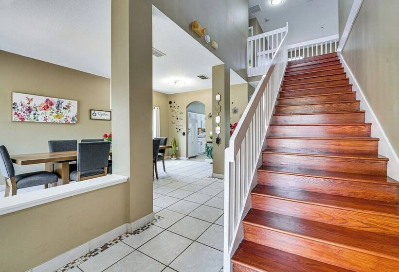 10 Mi To Parks: Spacious Kissimmee Home W/ Lanai!