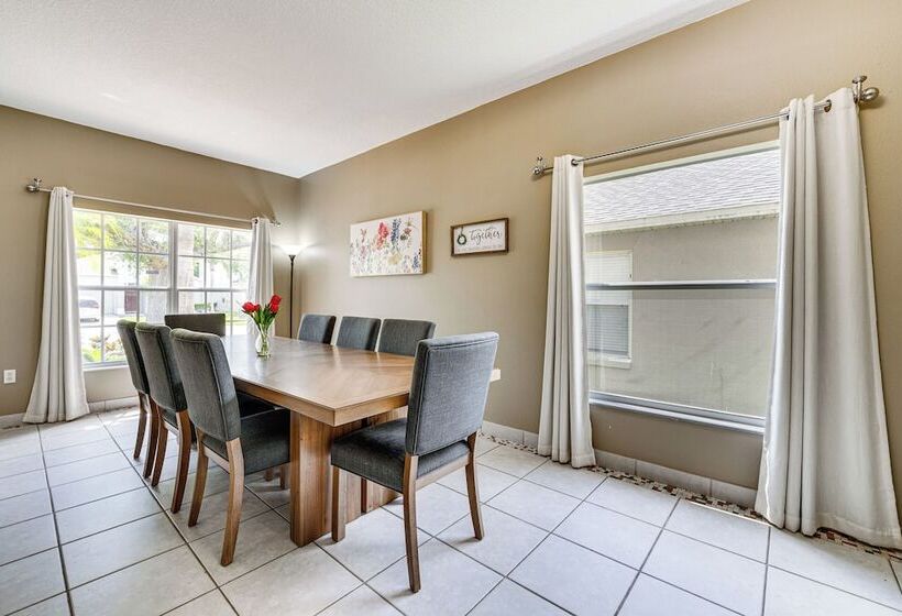 10 Mi To Parks: Spacious Kissimmee Home W/ Lanai!