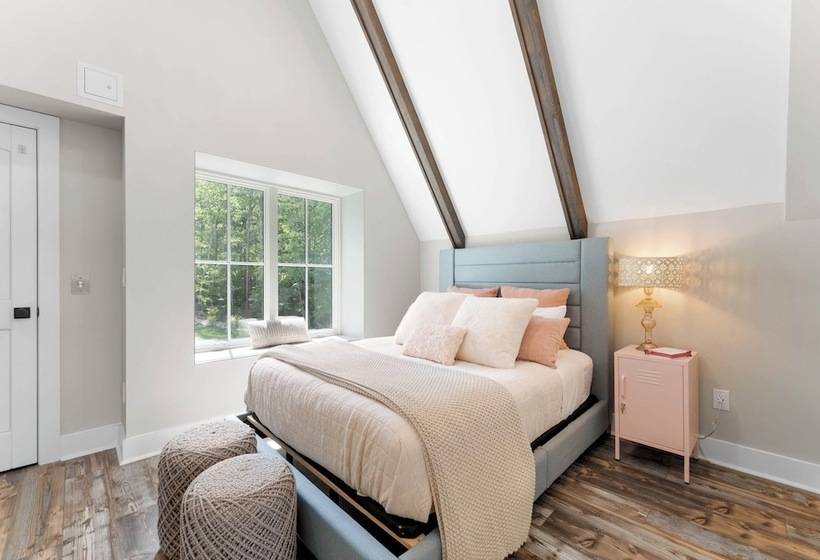 Take It To The Bank! By Avantstay New Pool + Hot Tub Sleeps 16