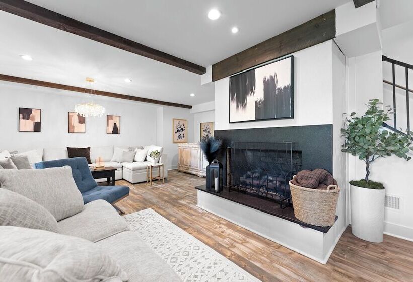 Take It To The Bank! By Avantstay New Pool + Hot Tub Sleeps 16