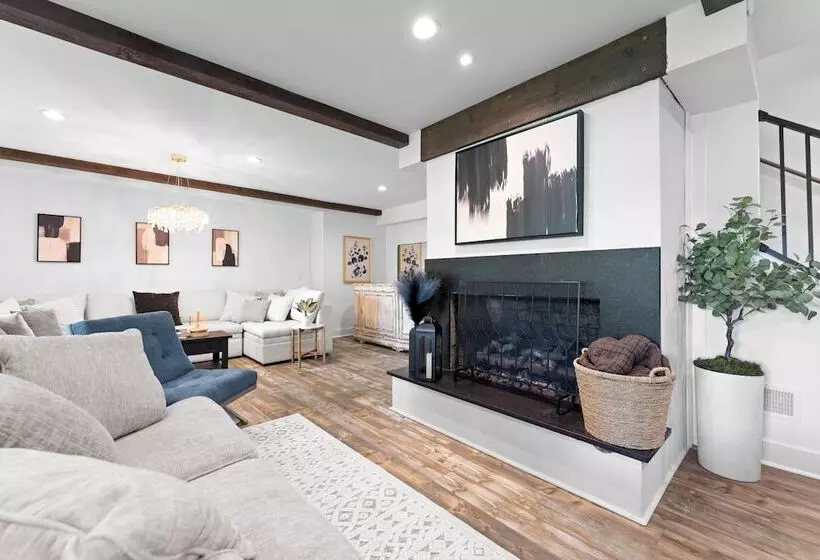 Take It To The Bank! By Avantstay New Pool + Hot Tub Sleeps 16