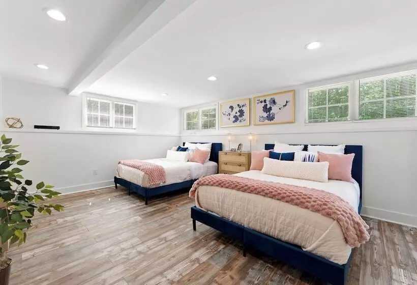 Take It To The Bank! By Avantstay New Pool + Hot Tub Sleeps 16