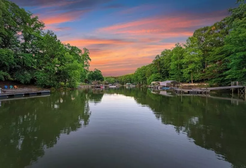 Take It To The Bank! By Avantstay New Pool + Hot Tub Sleeps 16