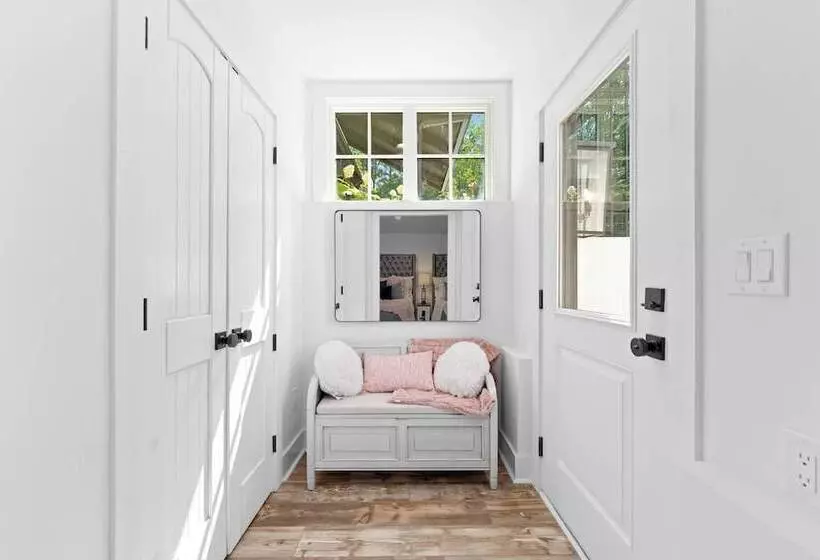 Take It To The Bank! By Avantstay New Pool + Hot Tub Sleeps 16