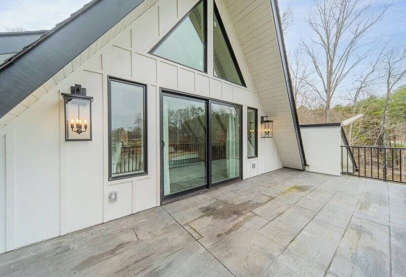 Take It To The Bank! By Avantstay New Pool + Hot Tub Sleeps 16