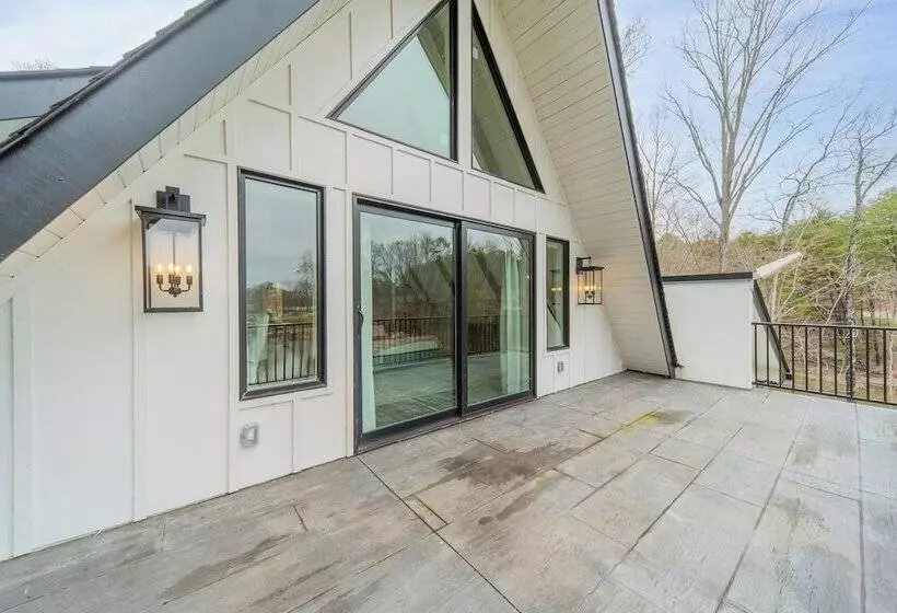 Take It To The Bank! By Avantstay New Pool + Hot Tub Sleeps 16