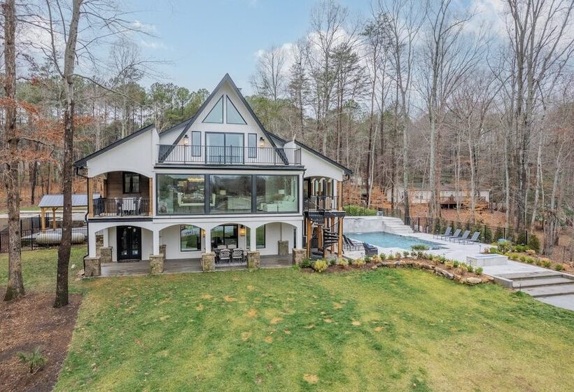 Take It To The Bank! By Avantstay New Pool + Hot Tub Sleeps 16