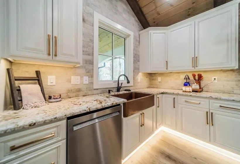 Take It To The Bank! By Avantstay New Pool + Hot Tub Sleeps 16