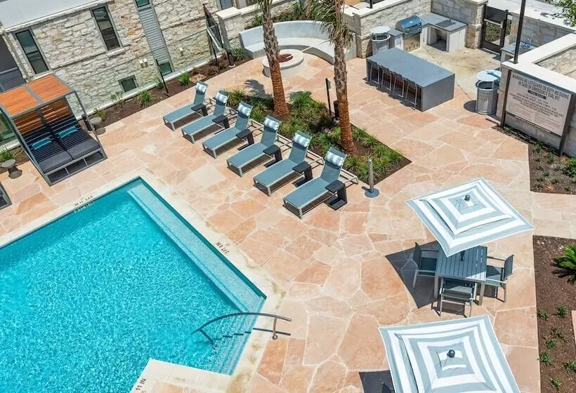 The Artesian At Bee Cave Apartments By Barsala