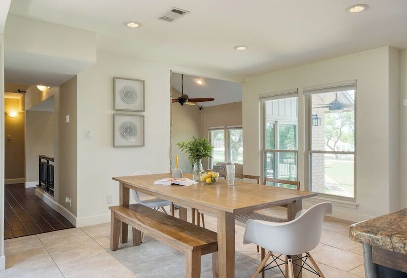 Travis By Avantstay Waterfront Lake Retreat