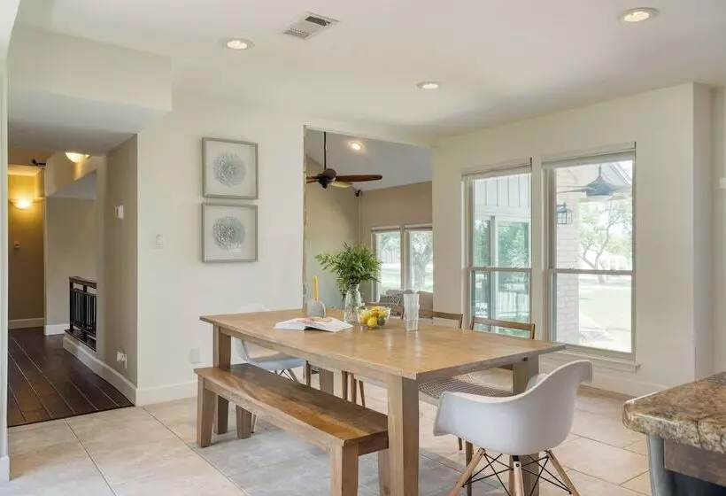 Travis By Avantstay Waterfront Lake Retreat