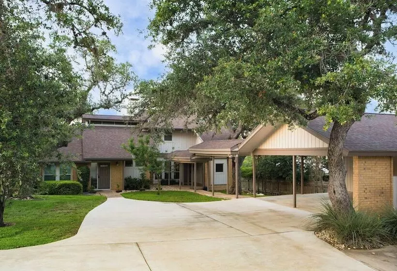 Travis By Avantstay Waterfront Lake Retreat