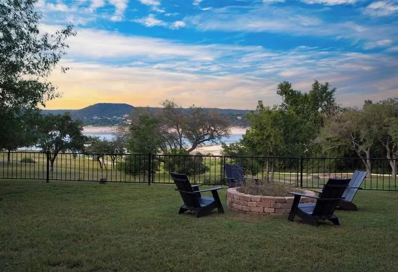 Travis By Avantstay Waterfront Lake Retreat