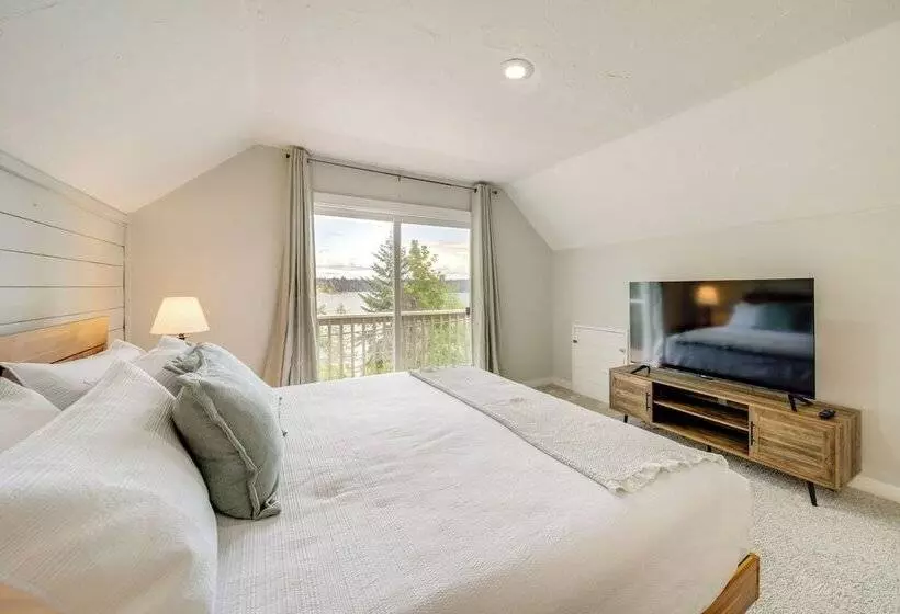 Tree Lined Hayden Home W/ Hot Tub & Lake Views!