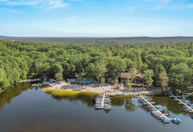 Twin Waters By Avantstay Patio + Pool Table