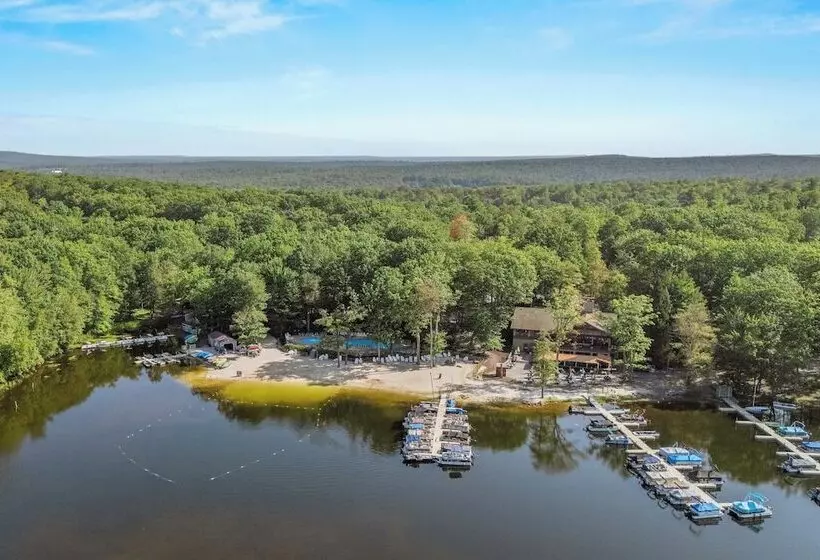 Twin Waters By Avantstay Patio + Pool Table