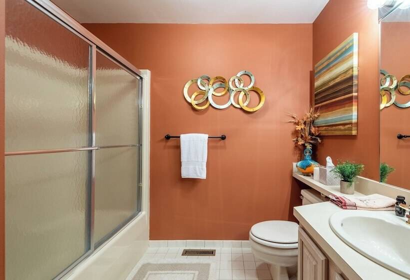 Twin Waters By Avantstay Patio + Pool Table