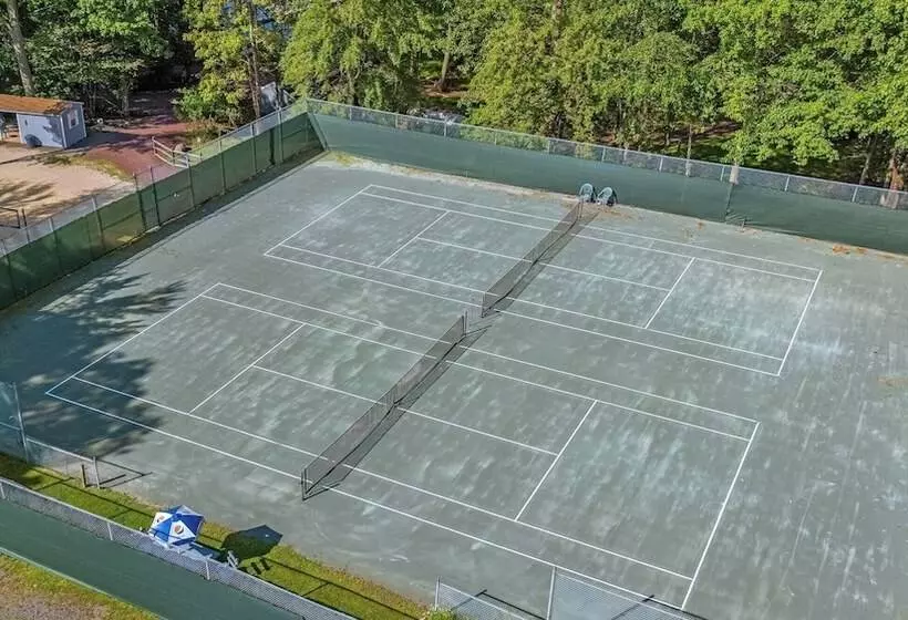 Twin Waters By Avantstay Patio + Pool Table