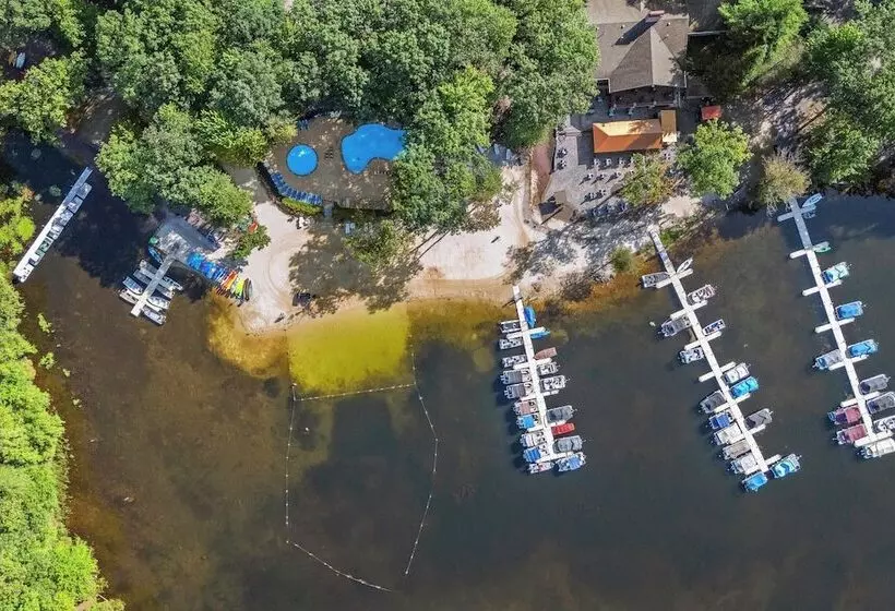 Twin Waters By Avantstay Patio + Pool Table