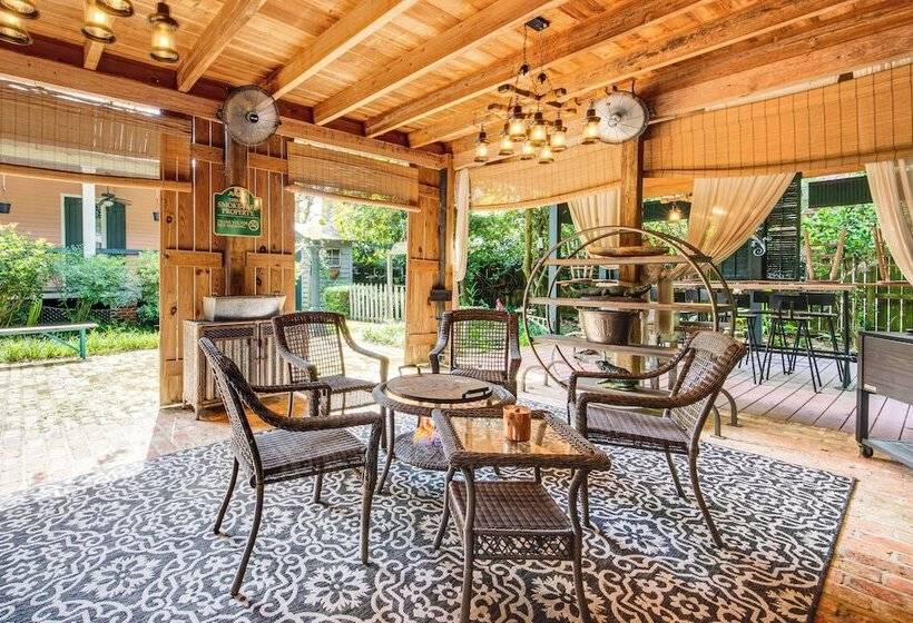 Whimsical New Roads Home < 1 Mi To Main Street!