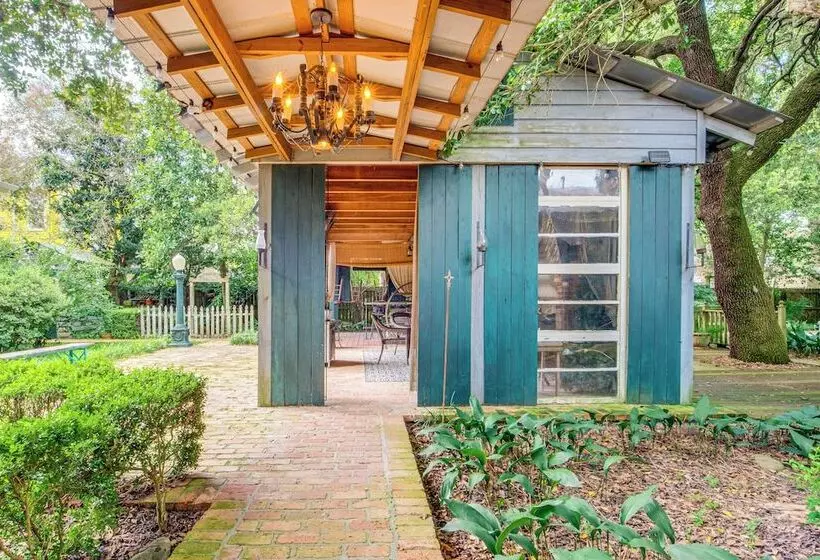 Whimsical New Roads Home < 1 Mi To Main Street!