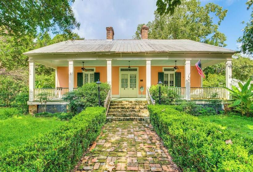 Whimsical New Roads Home < 1 Mi To Main Street!