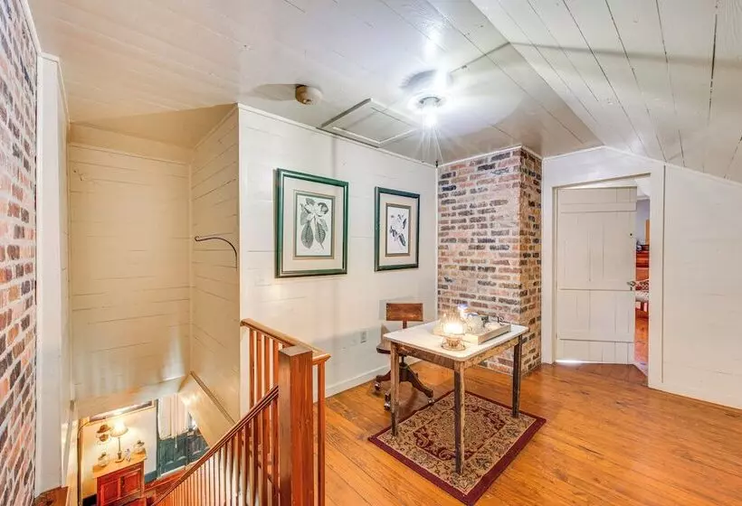 Whimsical New Roads Home < 1 Mi To Main Street!