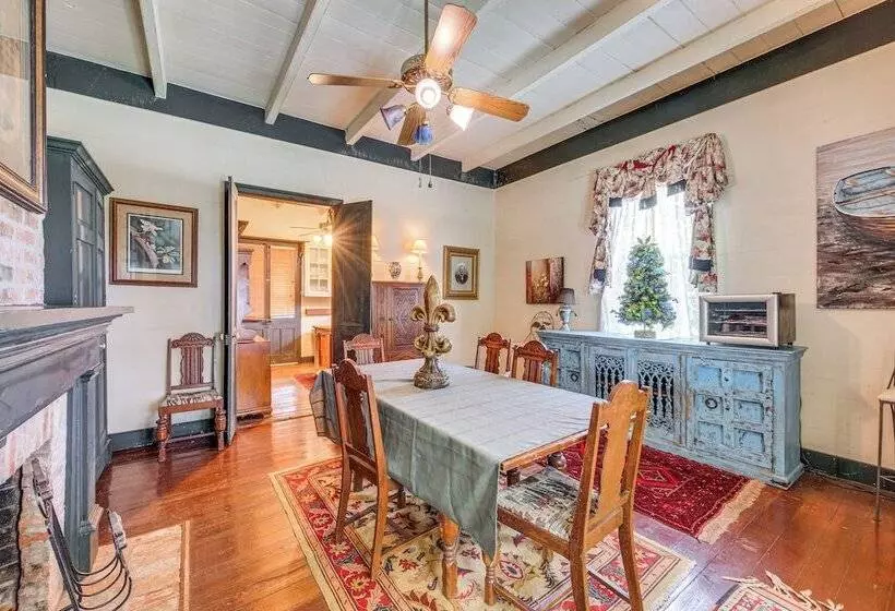 Whimsical New Roads Home < 1 Mi To Main Street!