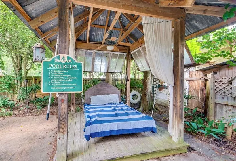 Whimsical New Roads Home < 1 Mi To Main Street!