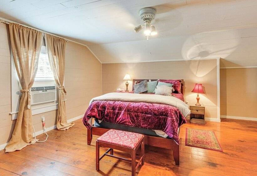 Whimsical New Roads Home < 1 Mi To Main Street!