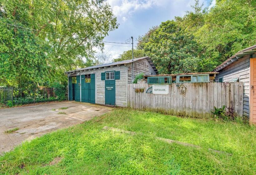 Whimsical New Roads Home < 1 Mi To Main Street!