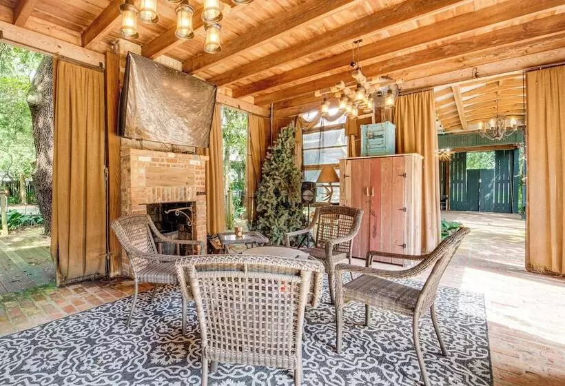 Whimsical New Roads Home < 1 Mi To Main Street!