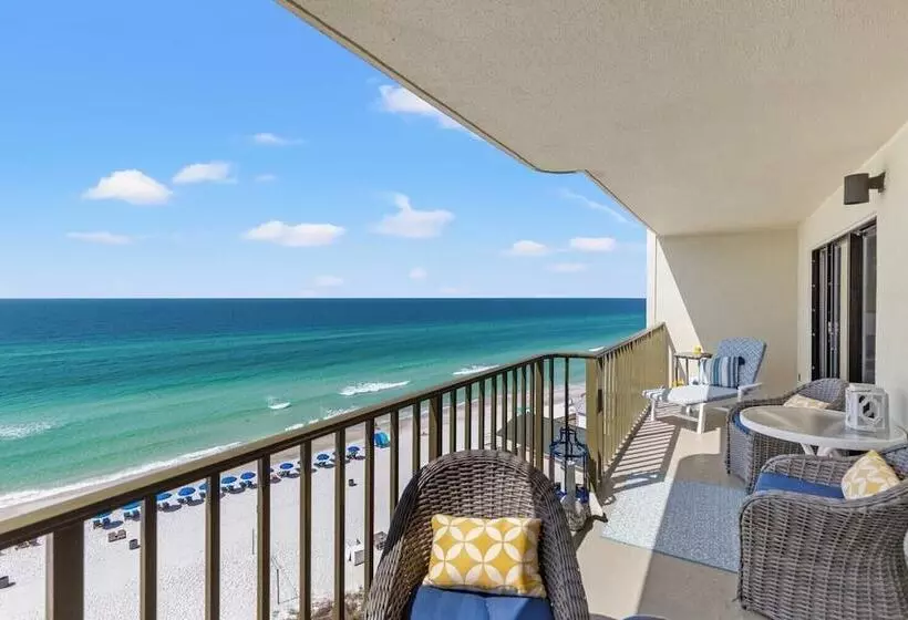 Beachfront Breeze By Avantstay Beachfront Condo