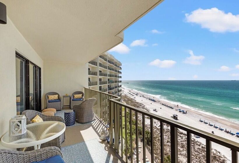 Beachfront Breeze By Avantstay Beachfront Condo