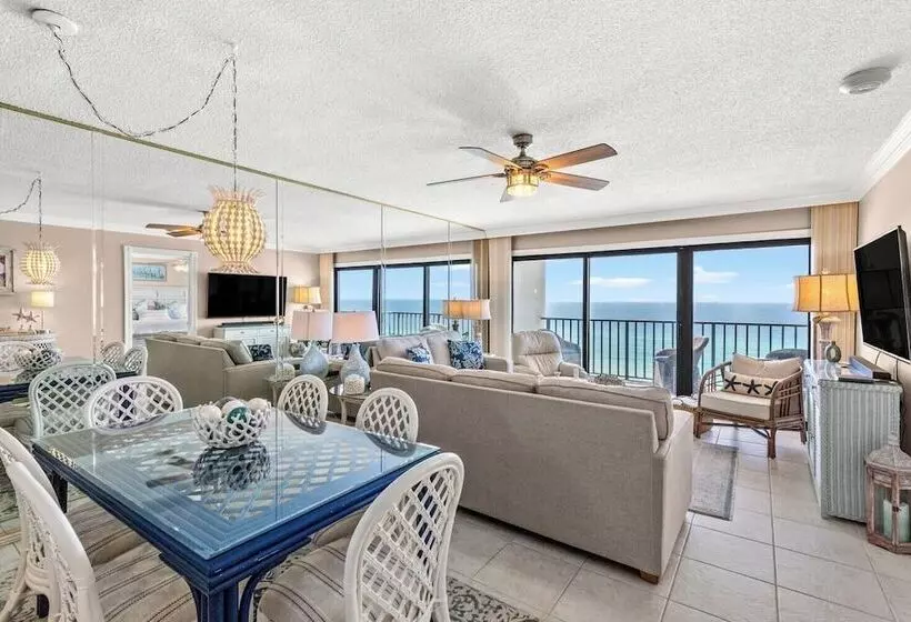 Beachfront Breeze By Avantstay Beachfront Condo