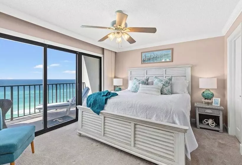 Beachfront Breeze By Avantstay Beachfront Condo