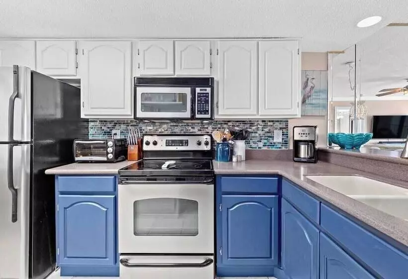 Beachfront Breeze By Avantstay Beachfront Condo