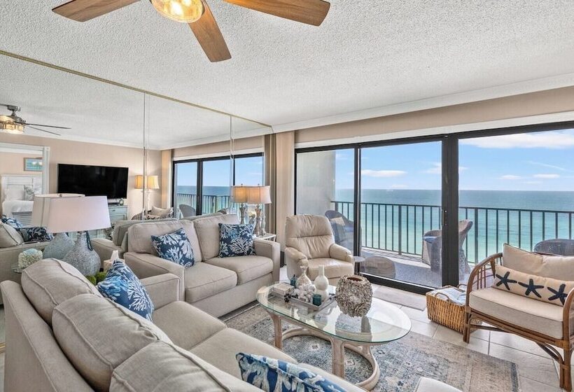 Beachfront Breeze By Avantstay Beachfront Condo