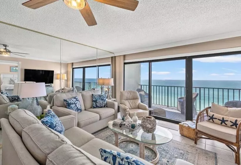 Beachfront Breeze By Avantstay Beachfront Condo